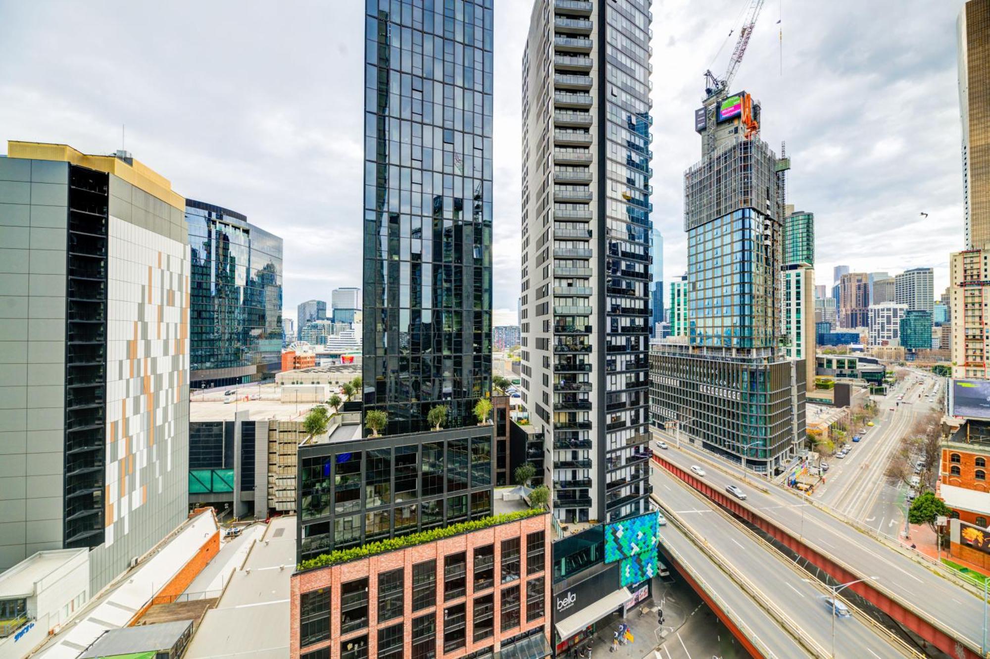 Mega Style Apartments Mainpoint เมลเบิร์น ห้อง รูปภาพ